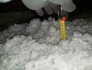 Zateplení střechy řadového domku pomocí foukané izolace